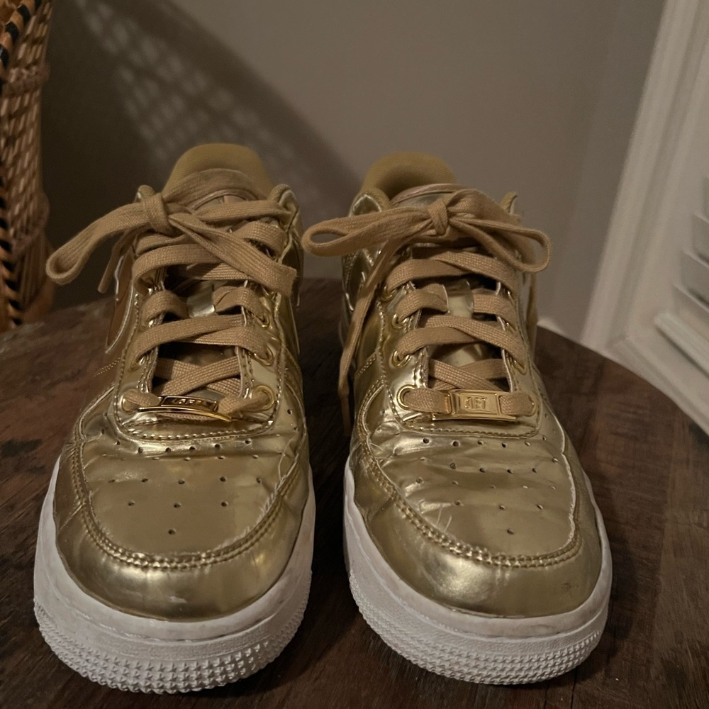 Nike Air Force 1 Low metallic gold good condition, some scuffs (see pics)